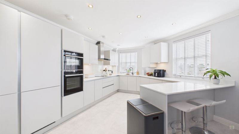 2 bed for sale in Shepherd Court, Yeovil  - Property Image 2