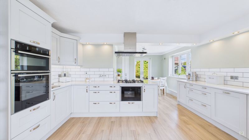 3 bed bungalow for sale in Hawthorn Hill, East Lambrook  - Property Image 3