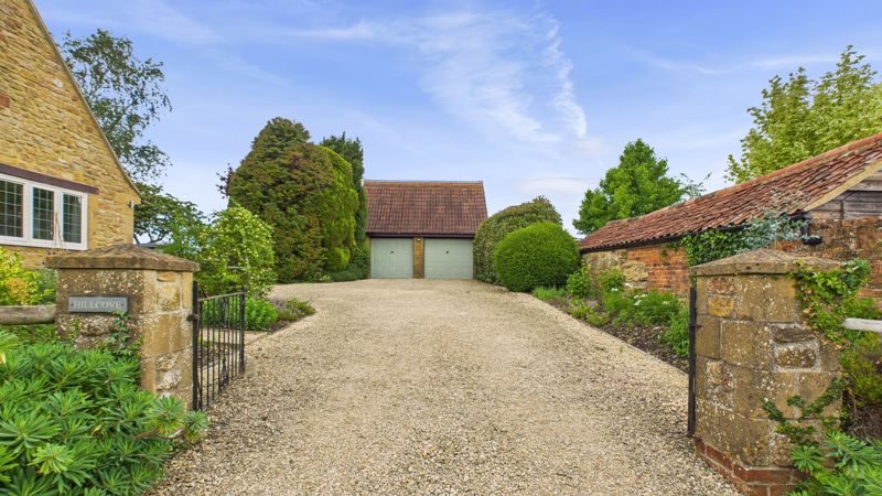 3 bed bungalow for sale in Hawthorn Hill, East Lambrook  - Property Image 10