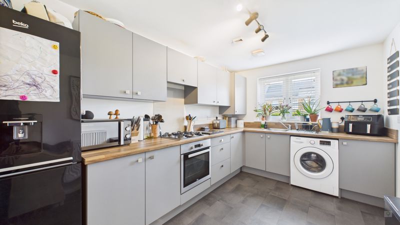 3 bed house for sale in Morley Road, Stoke-Sub-Hamdon 2