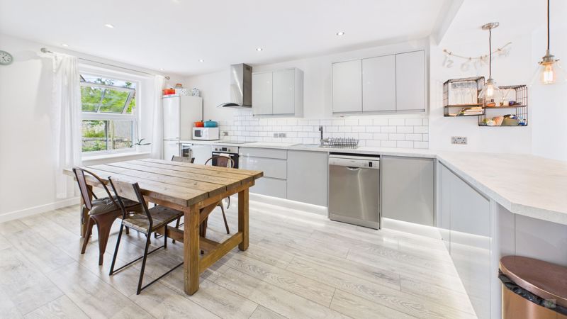 3 bed house to rent in Silver Street, Martock  - Property Image 2