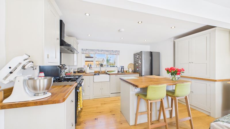 4 bed house for sale in North Street, South Petherton 1