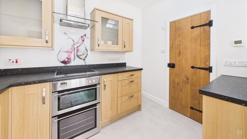 2 bed cottage to rent in Green Street, Hinton St George  - Property Image 5