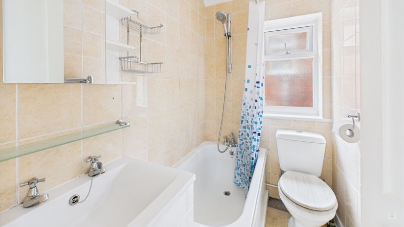 3 bed house for sale in St. Andrews Road, Yeovil 5
