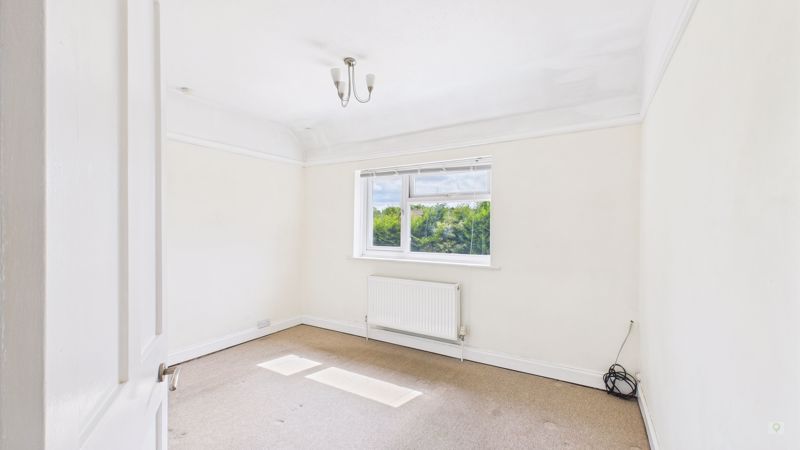 3 bed house for sale in St. Andrews Road, Yeovil 4