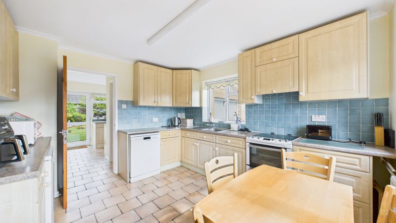 5 bed house for sale in Hayes End, South Petherton 2