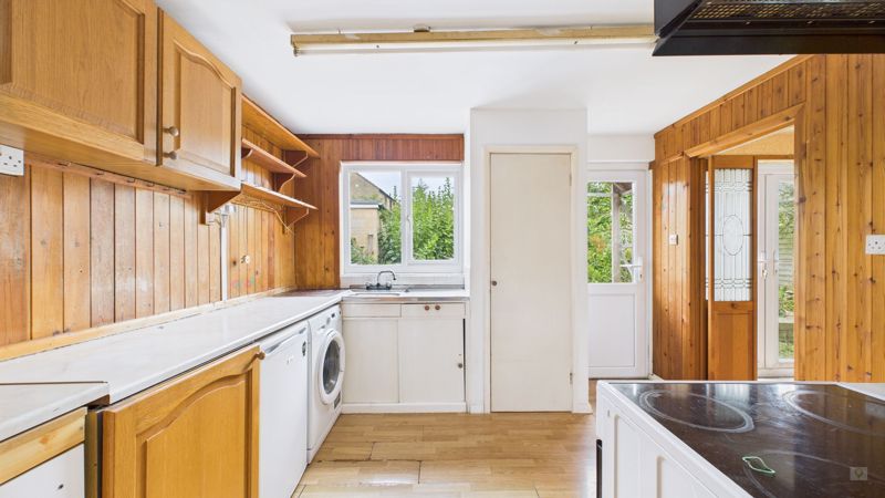 2 bed house for sale in Eastfields, Martock  - Property Image 2