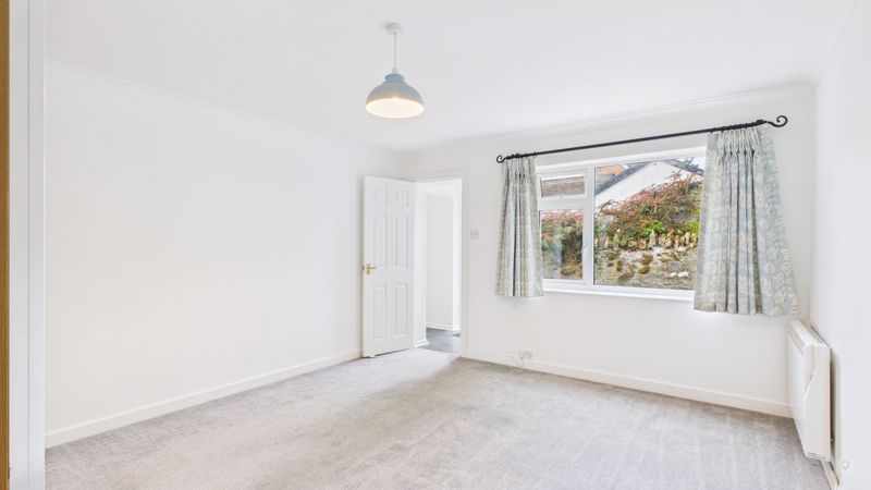 2 bed bungalow to rent in Fordhay, Yeovil 5