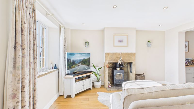 3 bed house for sale in Ham Hill, Stoke-Sub-Hamdon 1