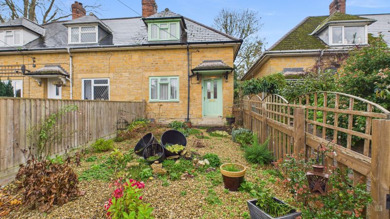 2 bed cottage for sale in Middle Street, Shepton Beauchamp  - Property Image 1