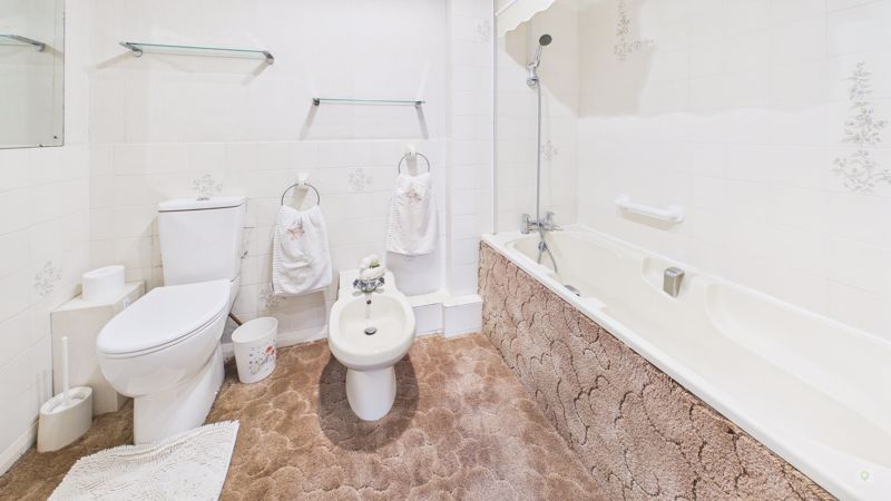 4 bed bungalow for sale in Nash Lane, Yeovil 18