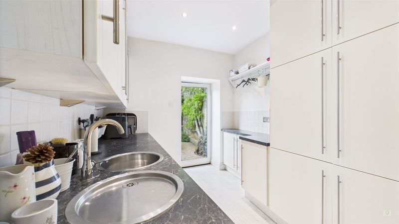 4 bed barn for sale, Yeabridge 13