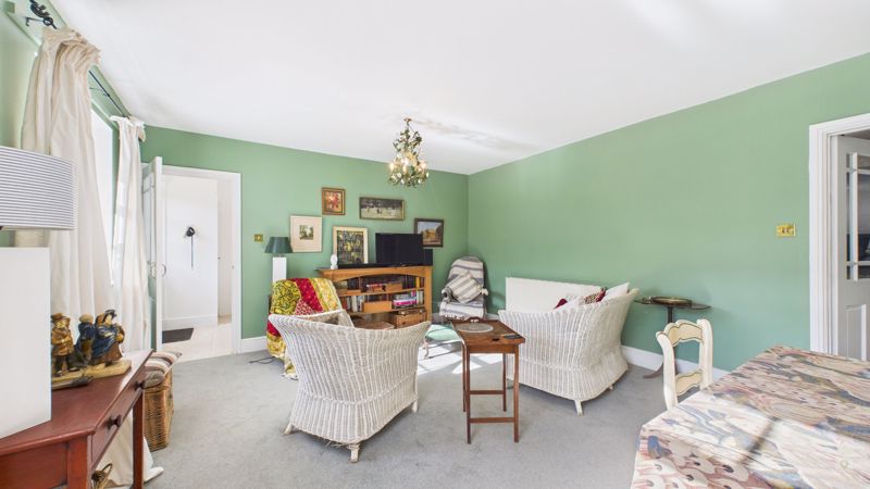 3 bed house for sale in St. James Street, South Petherton  - Property Image 5