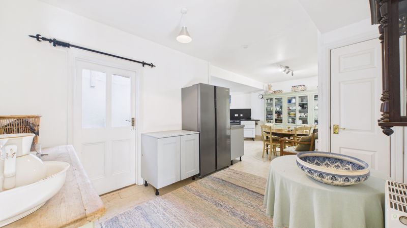 3 bed house for sale in St. James Street, South Petherton 10