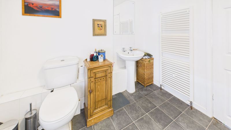 3 bed house for sale in St. James Street, South Petherton  - Property Image 17