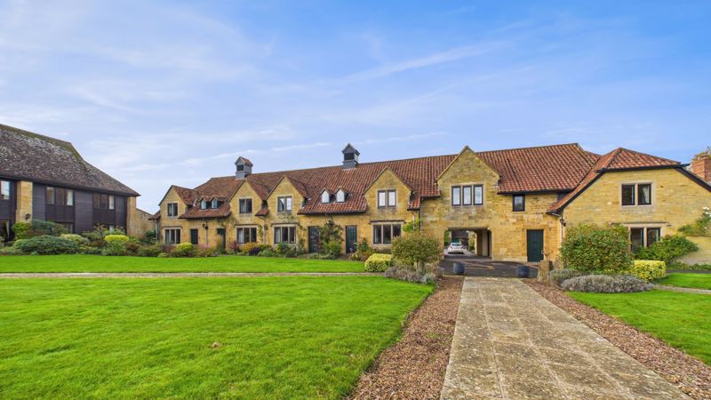 2 bed house for sale in Hayes End Manor, South Petherton  - Property Image 1