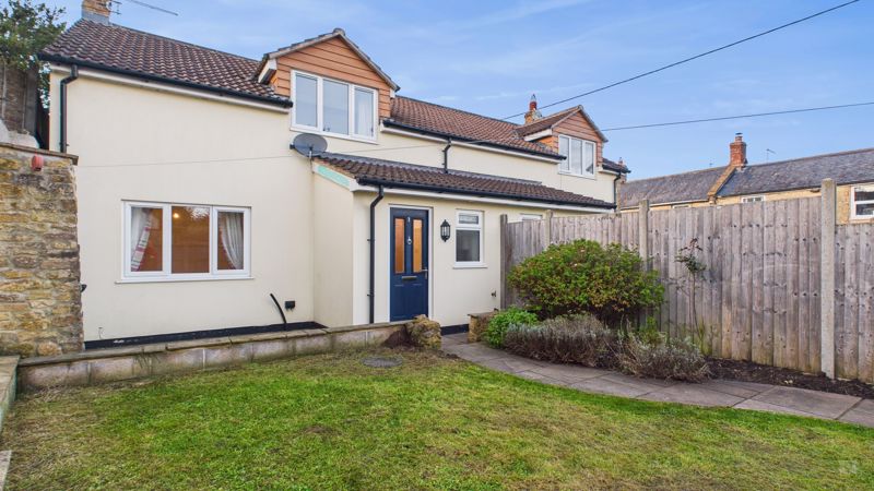 2 bed house to rent in Middle Street, Misterton - Property Image 1