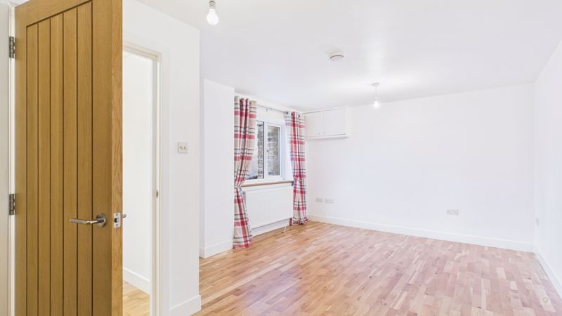 2 bed house to rent in Middle Street, Misterton 10