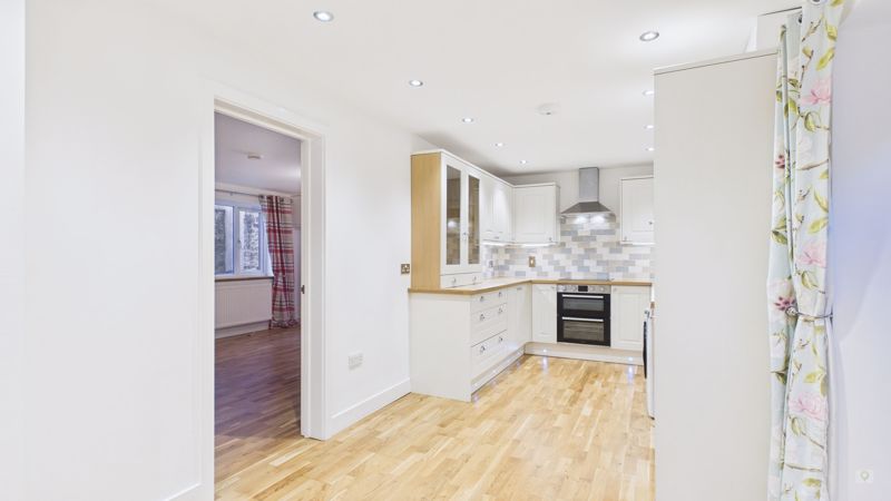 2 bed house to rent in Middle Street, Misterton 9