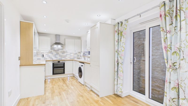 2 bed house to rent in Middle Street, Misterton  - Property Image 4