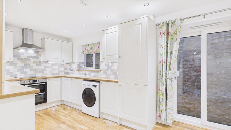 2 bed house to rent in Middle Street, Misterton 11