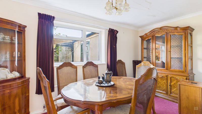 2 bed bungalow for sale in Brookside, Broadway 3