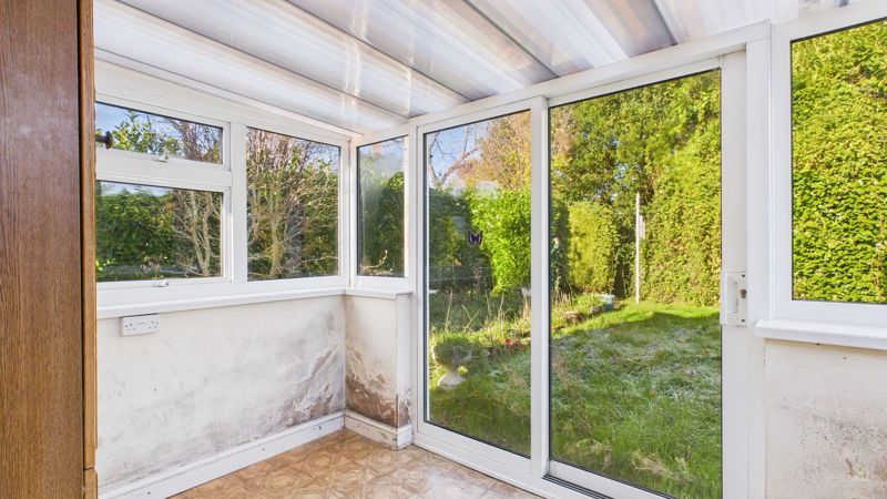 2 bed bungalow for sale in Brookside, Broadway 11