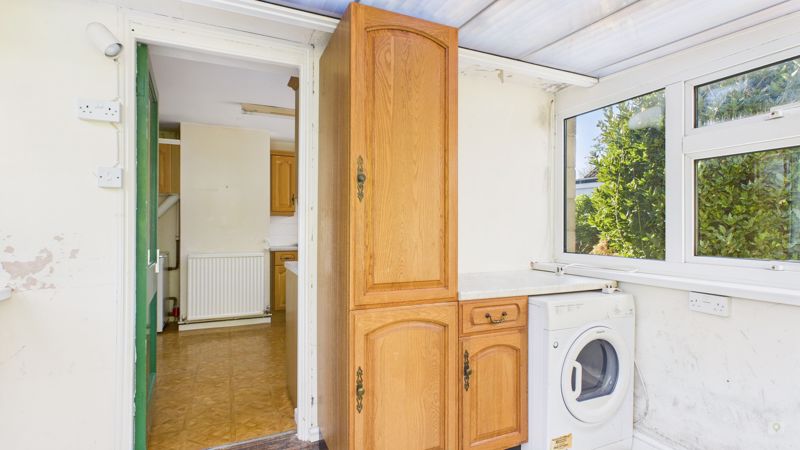 2 bed bungalow for sale in Brookside, Broadway  - Property Image 11