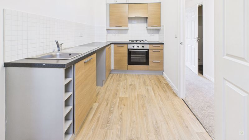 3 bed to rent in Tristram Close, Yeovil  - Property Image 3