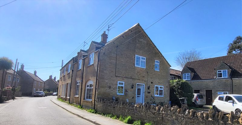 2 bed cottage to rent in Lower Street, Merriott, TA16