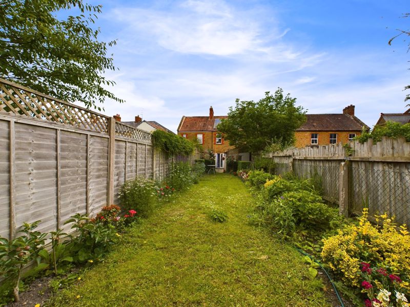 3 bed cottage for sale in North Street, Martock  - Property Image 2