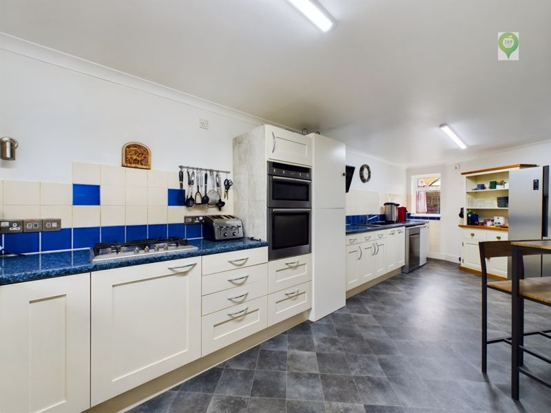 3 bed for sale in Prigg Lane, South Petherton  - Property Image 19