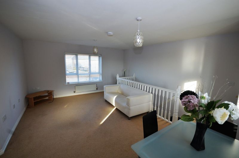 2 bed to rent in Bell Chase, Yeovil  - Property Image 4