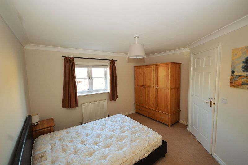 2 bed to rent in Bell Chase, Yeovil  - Property Image 5