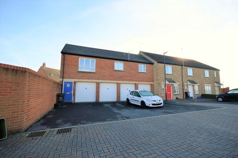 2 bed to rent in Bell Chase, Yeovil - Property Image 1