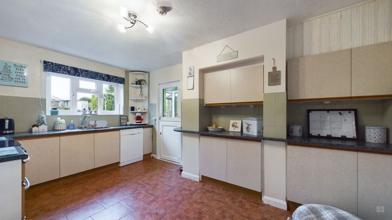 3 bed house for sale in Hitchen, Merriott  - Property Image 10