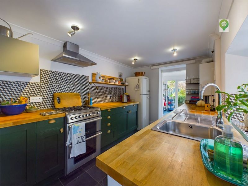 3 bed cottage for sale in Bower Hinton, Martock  - Property Image 5