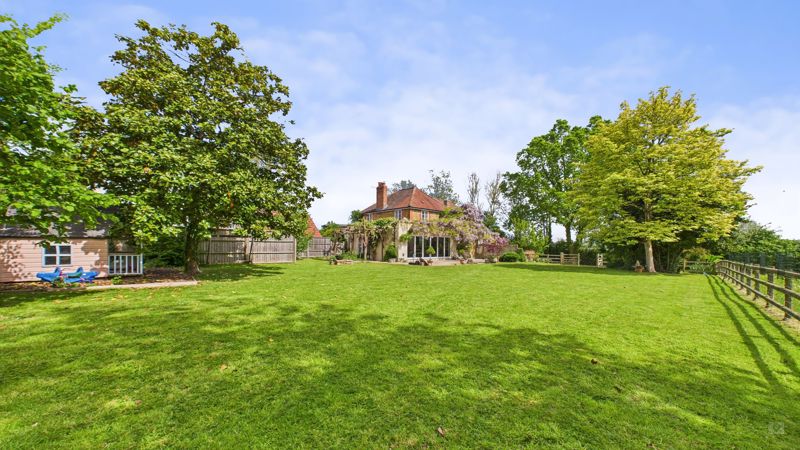 4 bed cottage for sale, Over Stratton  - Property Image 8