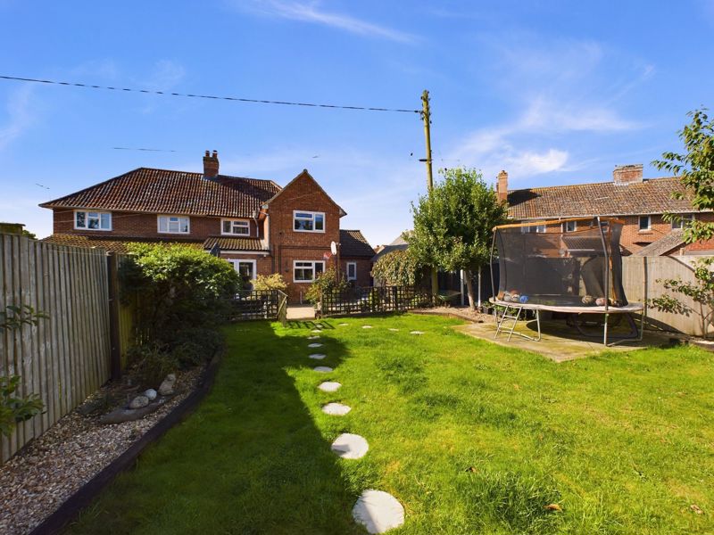 3 bed house for sale in Montacute Road, Yeovil  - Property Image 14