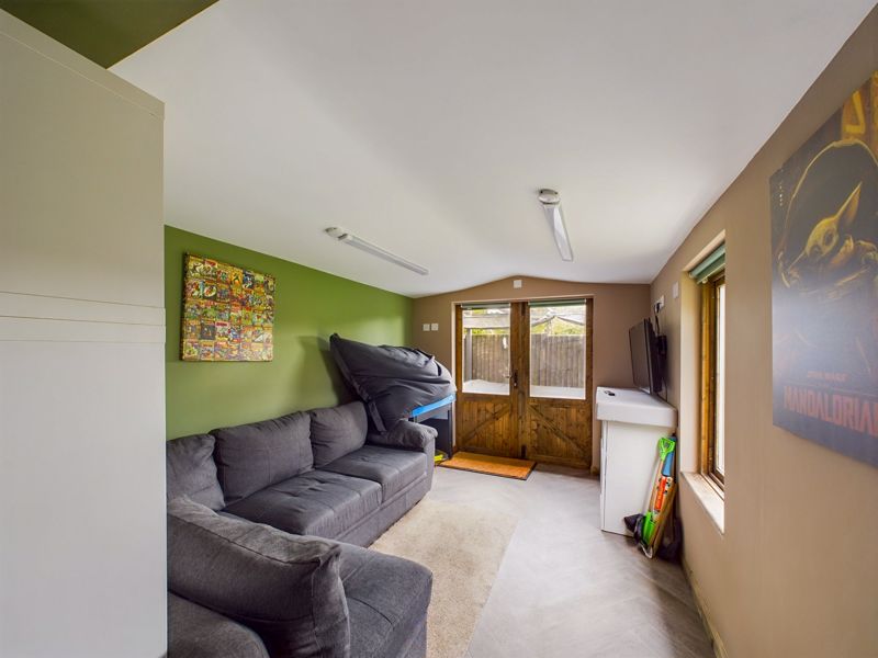 3 bed house for sale in Montacute Road, Yeovil  - Property Image 19