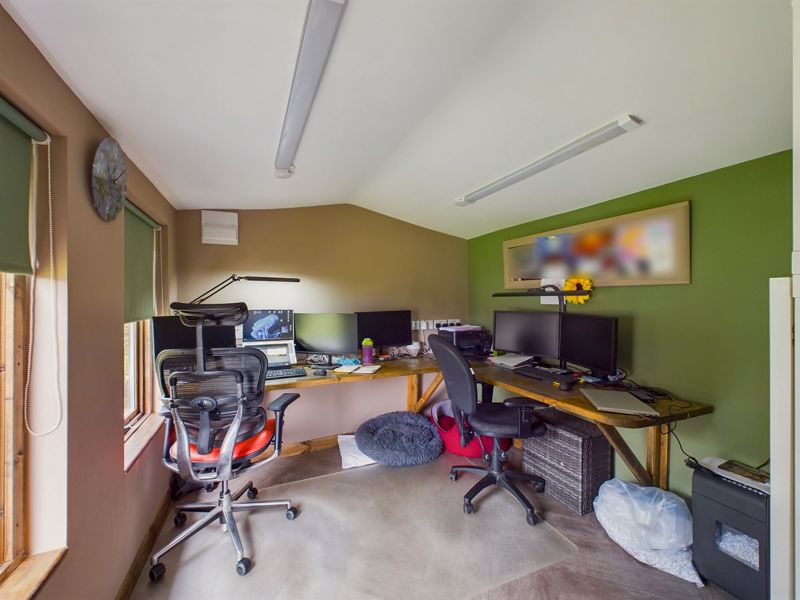 3 bed house for sale in Montacute Road, Yeovil 19