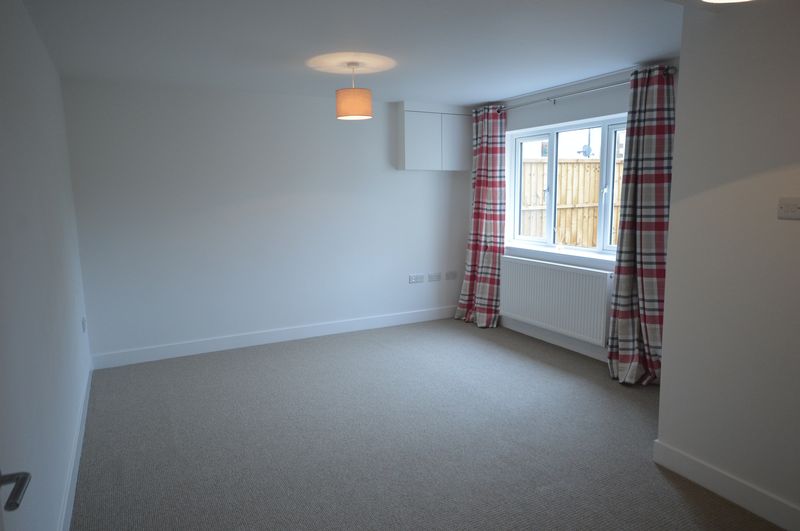 2 bed house to rent in Middle Street, Crewkerne  - Property Image 5