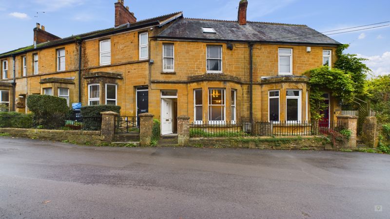 4 bed cottage for sale, Lower Odcombe  - Property Image 1