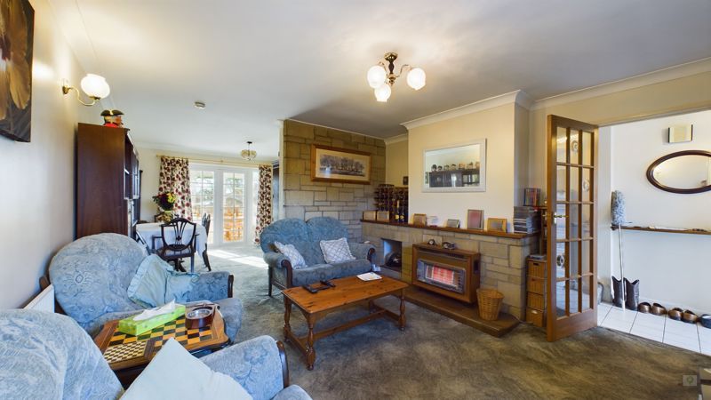 3 bed house for sale in Stratford Road, Yeovil  - Property Image 2