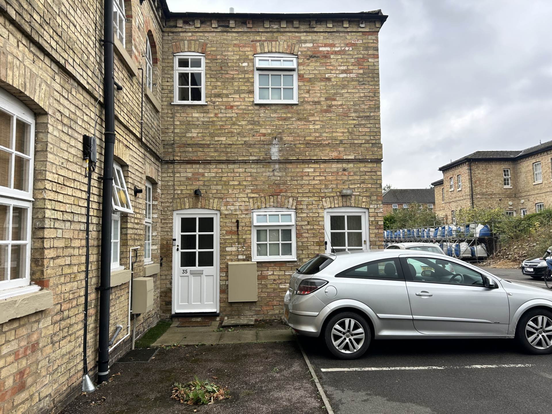 1 bed flat to rent in St. Neots Road, St Neots  - Property Image 1