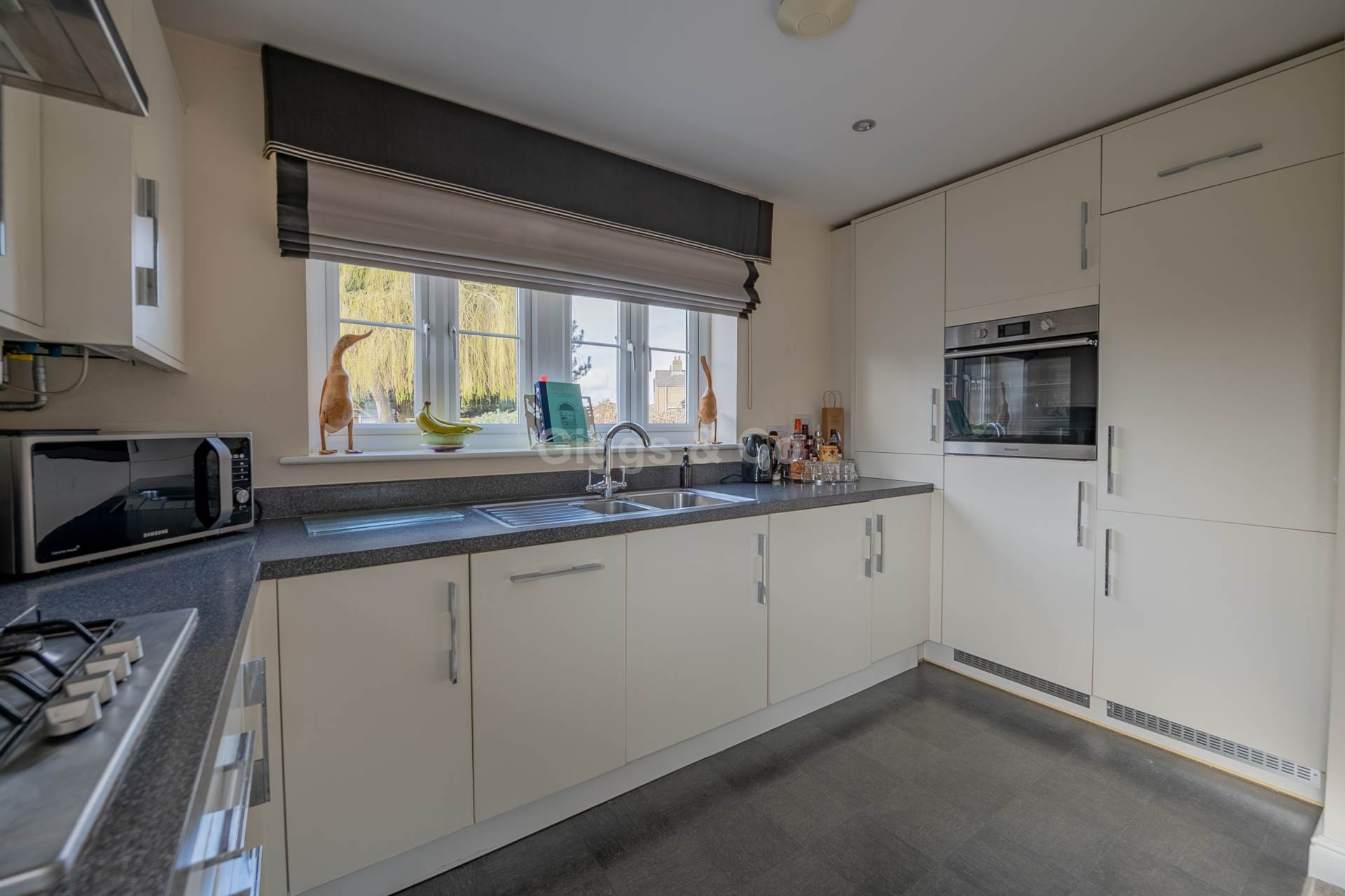 2 bed flat to rent in Kings Lane, St Neots  - Property Image 3