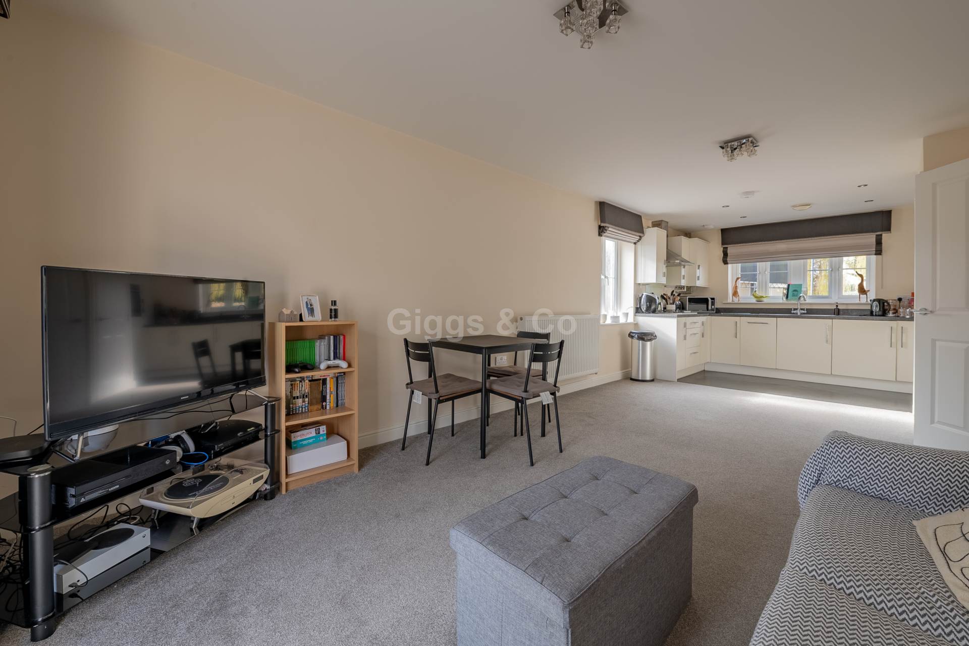 2 bed flat to rent in Kings Lane, St Neots  - Property Image 6