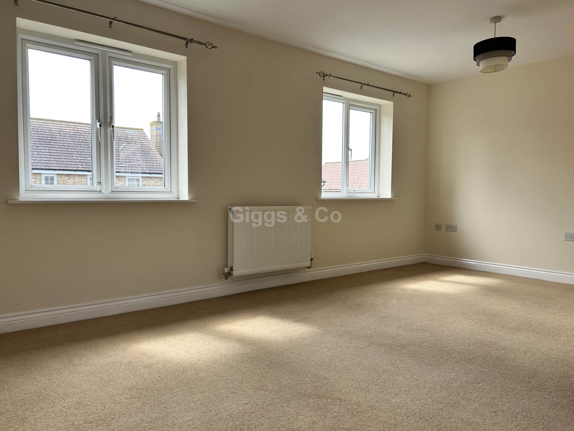 2 bed coach house to rent in Middle Ground, St Neots 1