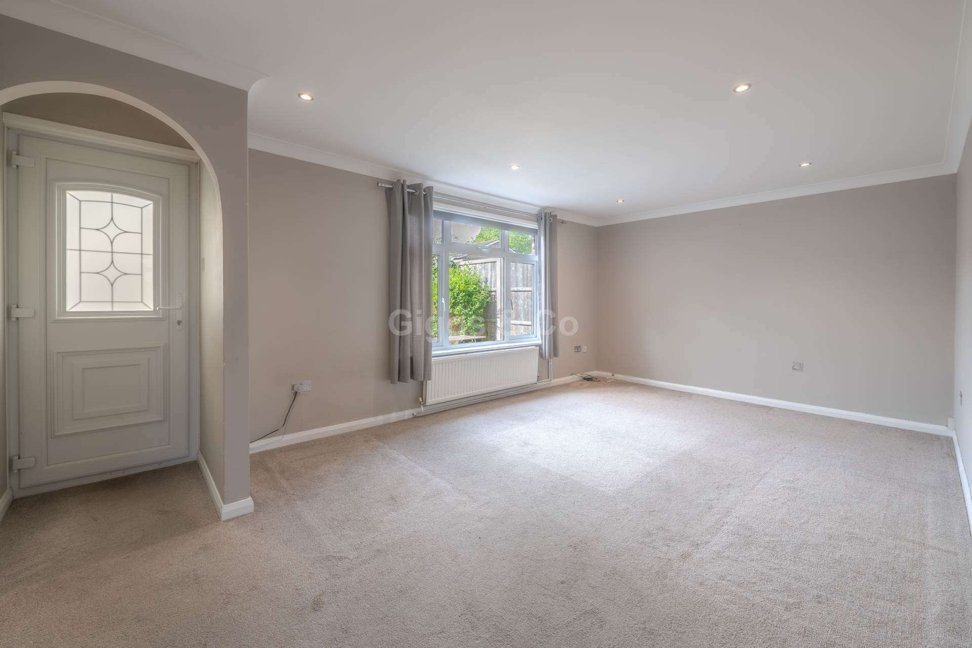 3 bed terraced house to rent in Viceroy Close, St Neots 2