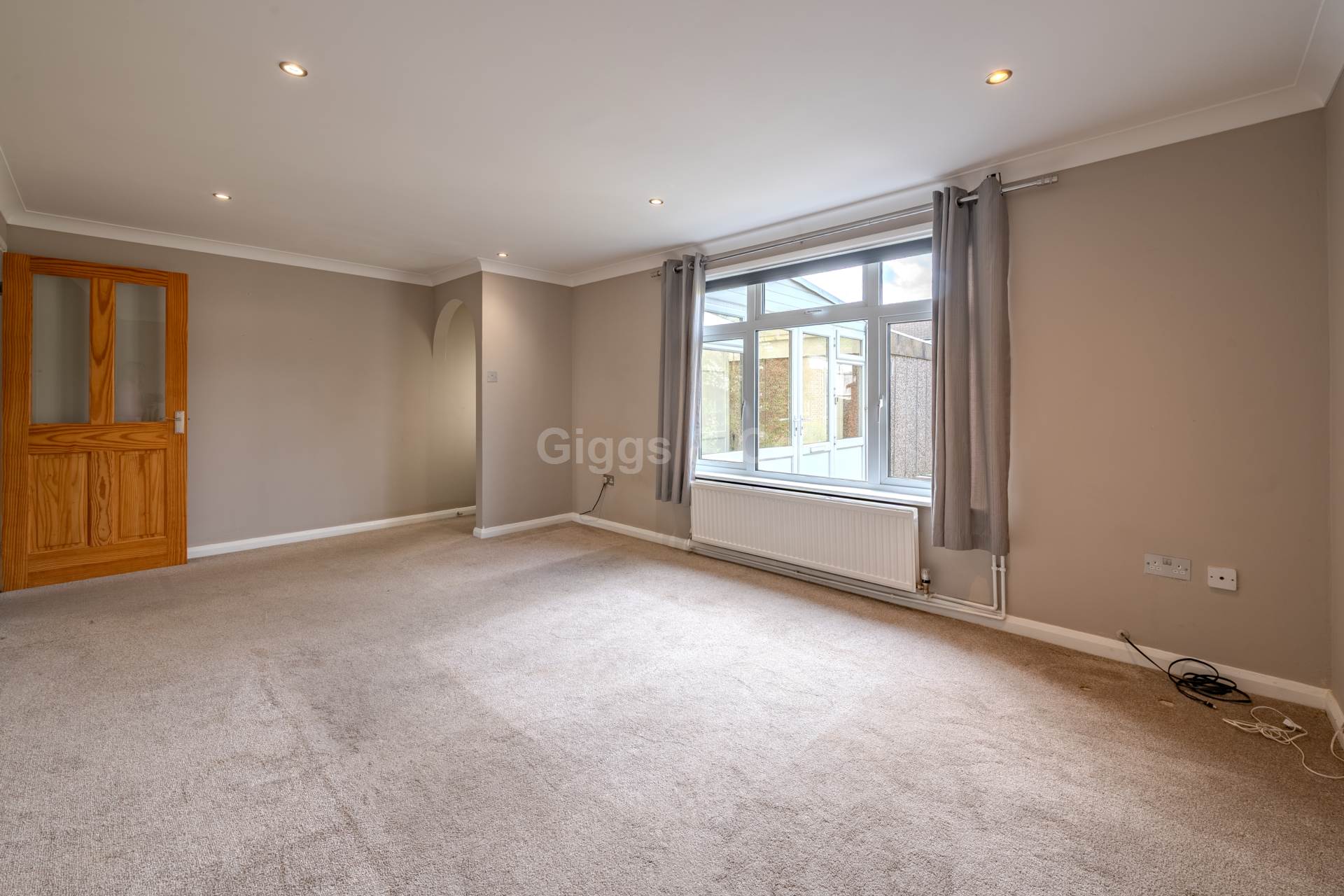 3 bed terraced house to rent in Viceroy Close, St Neots  - Property Image 4
